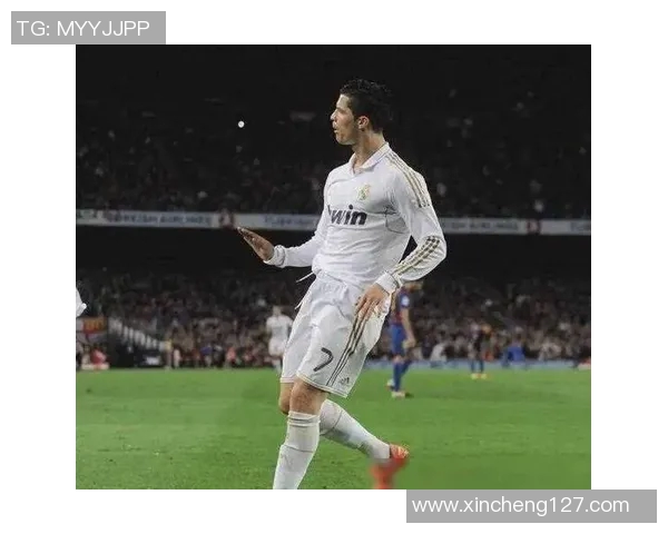 历代足球明星精彩瞬间回顾与经典形象盘点