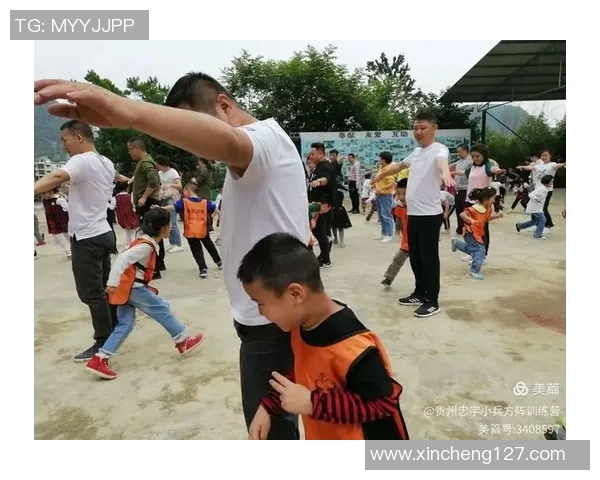 足球明星温暖心灵与小男孩共度难忘时光传递希望与勇气